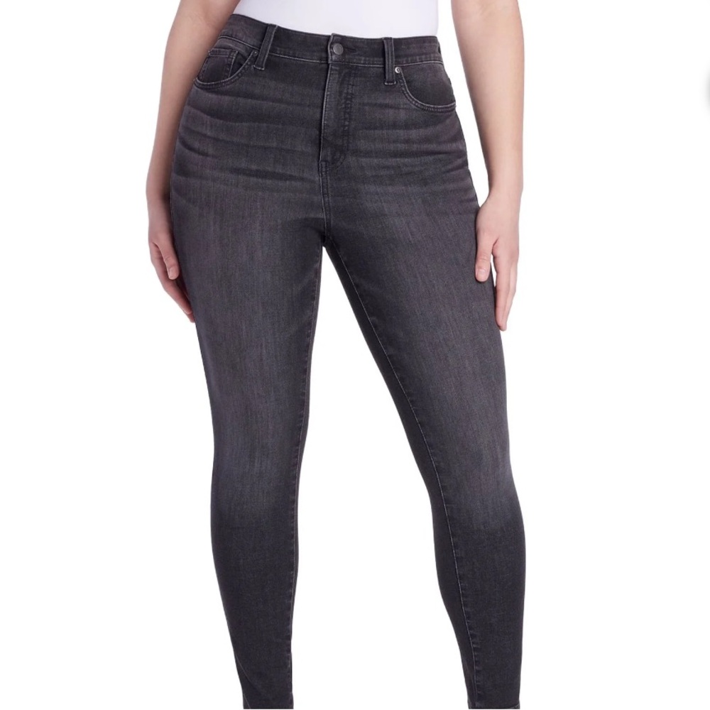 Time and Tru Women's High Rise Curvy Skinny Jeans